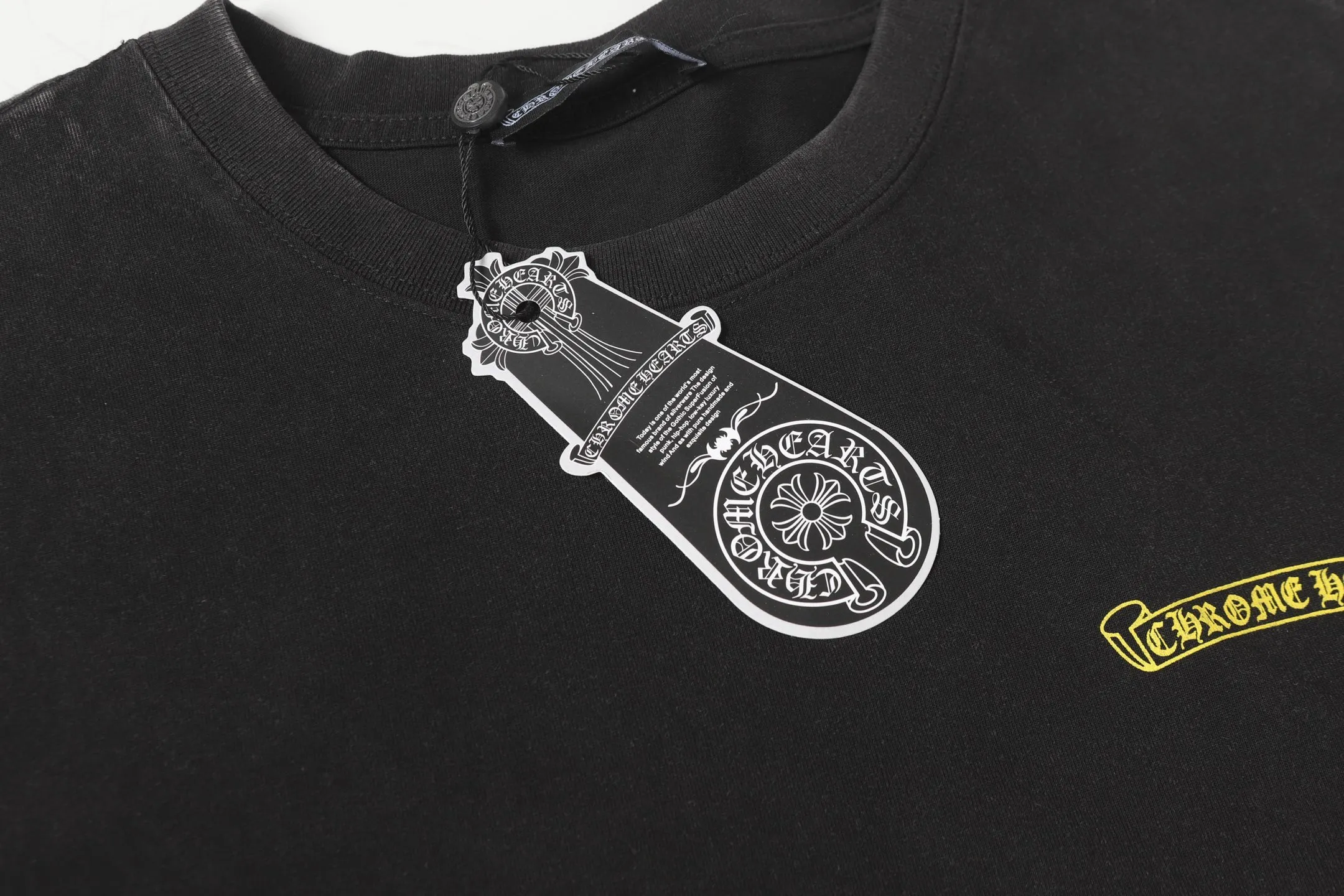 🅿️180 Chrome hearte/Chrome heart ch 25ss early spring new Sanskrit logo washed T-shirt short sleeves. A must-have item for daily commuting for men and women in light luxury. The correct version is welcome to compare. Detailed features ·280g 100% cotton double yarn jersey fabric ·Special thickened 32 pieces of double-strand 1x1 thread in the same vat ·Double-needle cross-stitch technology ·Original main mark washed hangtag COLOUR: Washed black SIZE：xs-l